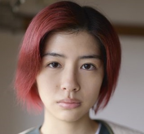 映画 君は永遠にそいつらより若い ピンク髪の主演女優 佐久間由衣 とは Kagayaki
